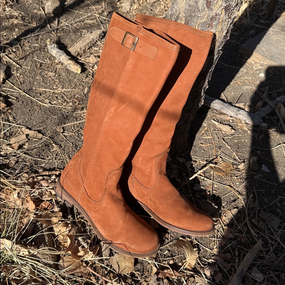 Perugia tall suede boots